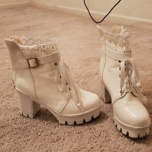 White Lace Up Heeled Zip Up Boots Size 9